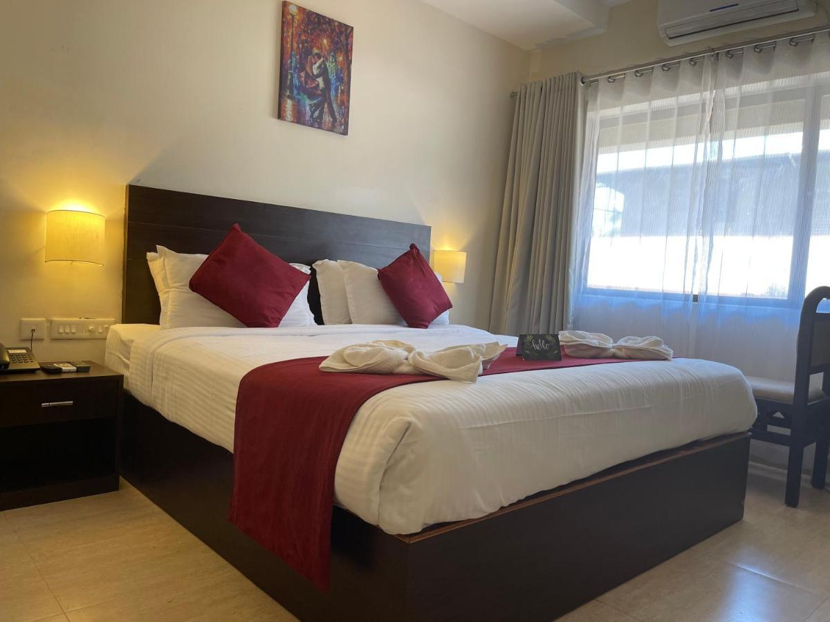 Hotel Yamuna Adur Exterior photo