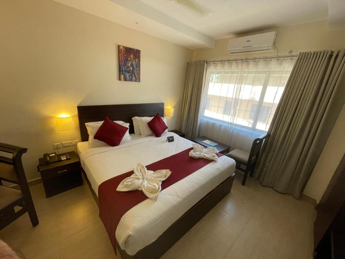 Hotel Yamuna Adur Exterior photo