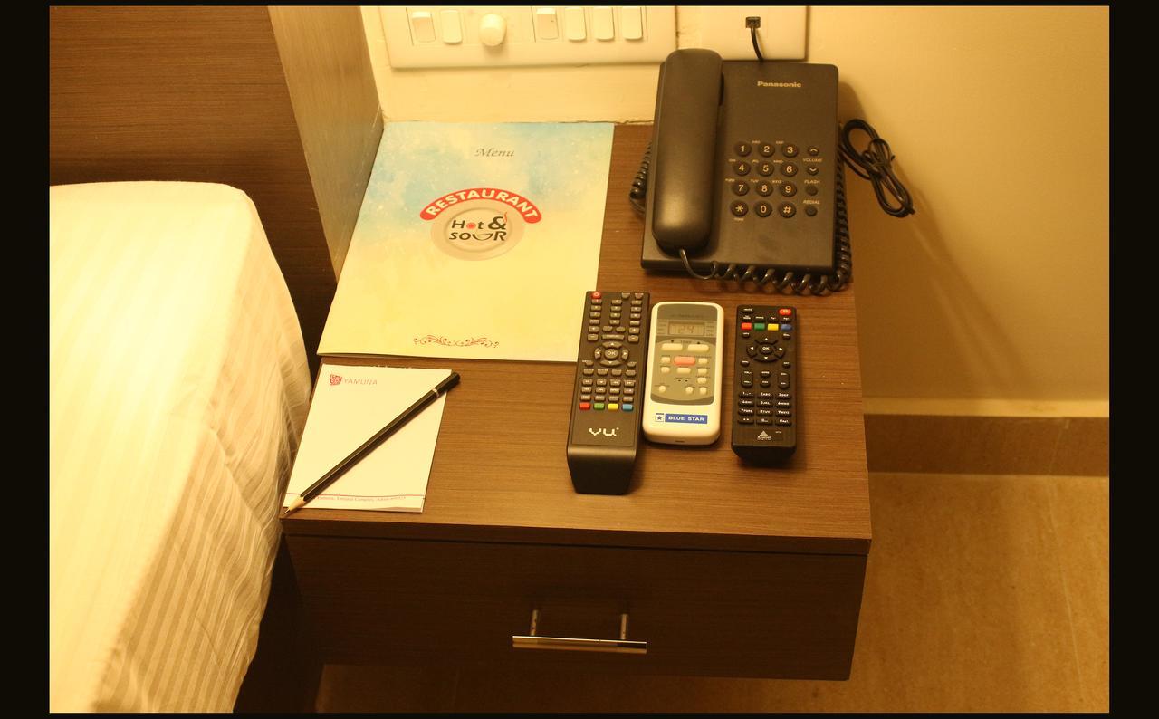 Hotel Yamuna Adur Exterior photo