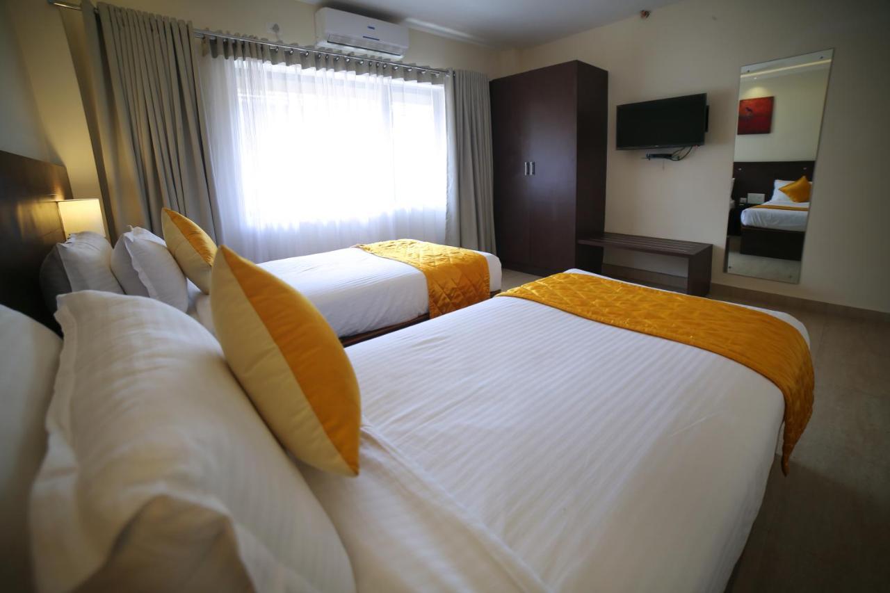 Hotel Yamuna Adur Exterior photo